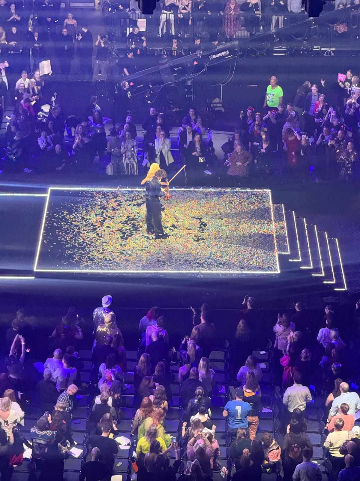 Linda ja Pete matkalla Euroviisuihin
